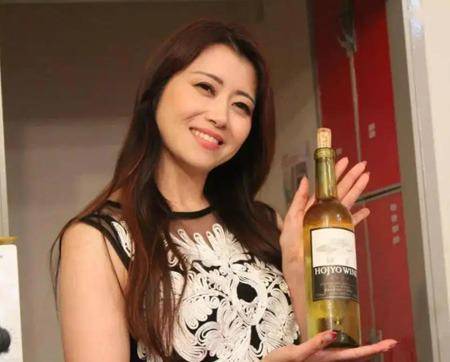 面向未来的AV产业趋势与深度探讨，最新封面与未来番号展望